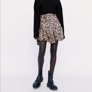 NWOT Zara leopard print satin skirt